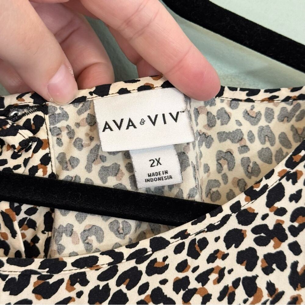 Ava & Viv Blouse Womens 2X Cream Black Leopard Print Round Neck Short Sleeve Top - Picture 3 of 10